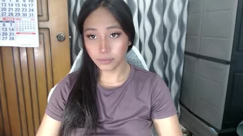 Snapshot of sweetiie_caren chatting on April 2026 02:20:02 AM CAREN online show from April 2026 02:20:02 AM