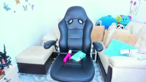 Isabella online show from February 2025 04:36:02 AM