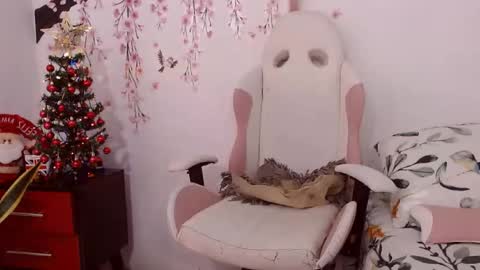 karen online show from December 2025 04:25:02 PM