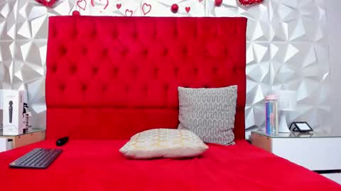 Lauren online show from February 2025 08:14:01 AM