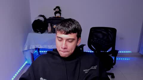 Snapshot of sweetlian_04 chatting on December 2024 06:58:01 AM Lian online show from December 2024 06:58:01 AM