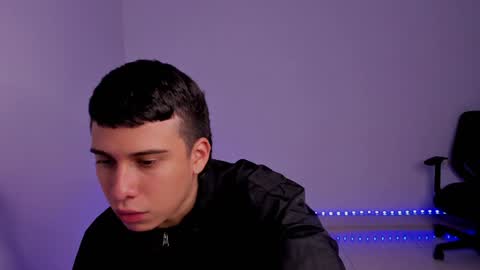 Snapshot of sweetlian_04 chatting on January 2025 02:18:01 AM Lian online show from January 2025 02:18:01 AM