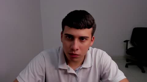 Snapshot of sweetlian_04 chatting on January 2025 12:41:01 AM Lian online show from January 2025 12:41:01 AM