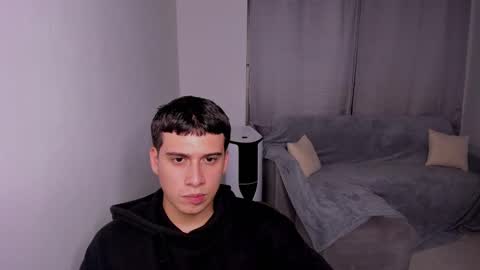 Snapshot of sweetlian_04 chatting on February 2025 08:06:01 AM Lian online show from February 2025 08:06:01 AM