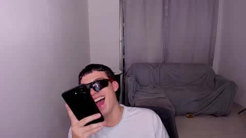 Snapshot of sweetlian_04 chatting on March 2025 06:16:02 AM Lian online show from March 2025 06:16:02 AM