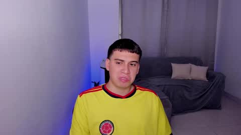 Snapshot of sweetlian_04 chatting on March 2025 07:25:02 AM Lian online show from March 2025 07:25:02 AM