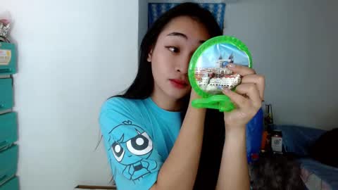 Snapshot of sweetlilly_18 chatting on December 2024 02:20:01 AM Lilly online show from December 2024 02:20:01 AM