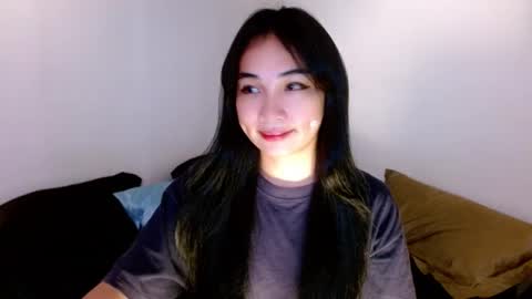 Snapshot of sweetlilly_18 chatting on March 2025 02:14:02 AM Lilly online show from March 2025 02:14:02 AM