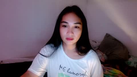 Snapshot of sweetlilly_18 chatting on March 2025 01:12:01 PM Lilly online show from March 2025 01:12:01 PM