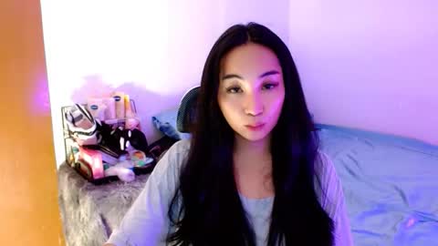 Snapshot of sweetlilly_18 chatting on November 2025 01:58:02 AM Lilly online show from November 2025 01:58:02 AM