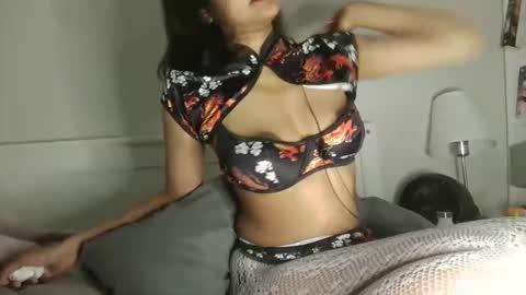 Lily online show from November 2025 01:15:02 PM