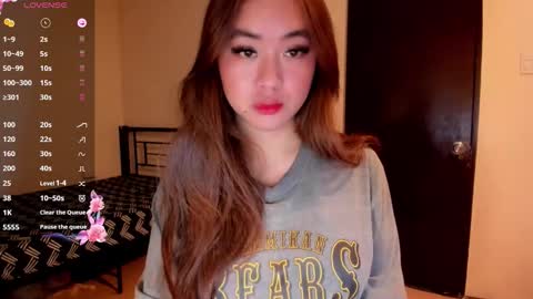 Snapshot of sweetlovepinay04 chatting on May 2026 05:03:02 AM Zoe online show from May 2026 05:03:02 AM