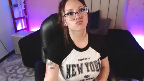 Snapshot of sweetlu_gh chatting on October 2025 07:11:01 PM Sweetlu online show from October 2025 07:11:01 PM