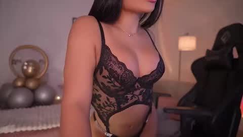 instagram melisabahamon  online show from October 2025 12:21:02 AM