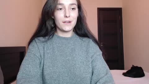 Mia online show from March 2026 01:56:01 PM