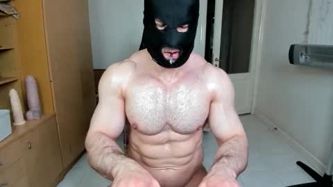 Snapshot of sweetmuscles_boy chatting on June 2026 04:51:02 AM Lorenzo online show from June 2026 04:51:02 AM