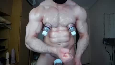 Snapshot of sweetmuscles_boy chatting on July 2026 07:23:01 AM Lorenzo online show from July 2026 07:23:01 AM