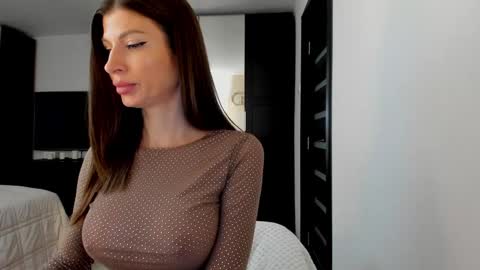 Snapshot of sweetndcrazy chatting on September 2025 06:07:01 AM Nicole online show from September 2025 06:07:01 AM