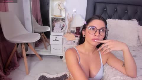 Snapshot of sweetnicky1 chatting on November 2025 07:59:02 PM sweetnicky1 online show from November 2025 07:59:02 PM