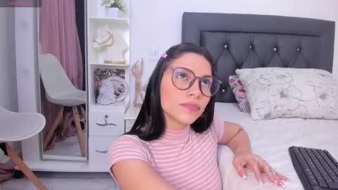 Snapshot of sweetnicky1 chatting on December 2025 09:34:02 PM sweetnicky1 online show from December 2025 09:34:02 PM