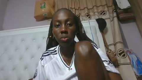 Novah girlie online show from May 2026 04:46:01 PM