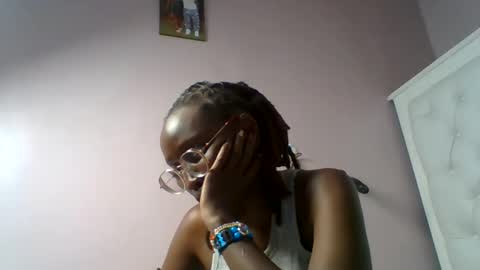 Novah girlie online show from June 2026 05:16:02 PM