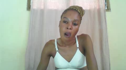 Snapshot of sweetpetite254 chatting on February 2025 12:58:02 PM ESTHER online show from February 2025 12:58:02 PM
