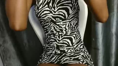 Snapshot of sweetpussy135 chatting on November 2025 04:12:02 AM slim ivy online show from November 2025 04:12:02 AM