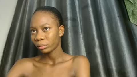 Snapshot of sweetpussy135 chatting on December 2025 04:06:01 AM slim ivy online show from December 2025 04:06:01 AM