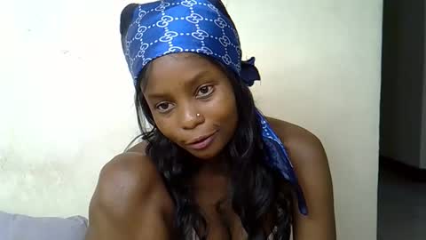 Snapshot of sweetrall chatting on February 2026 10:19:02 PM Lilly online show from February 2026 10:19:02 PM