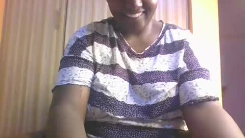 Snapshot of sweetrose2049 chatting on February 2026 09:40:02 PM Rose Watetu online show from February 2026 09:40:02 PM