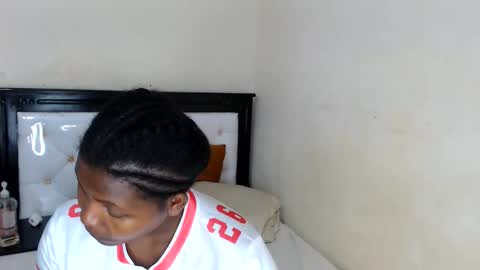 sweetslyvie online show from May 2026 07:48:01 AM