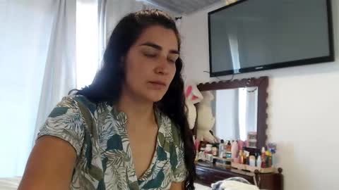 Snapshot of sweetsmile28 chatting on December 2025 02:59:02 PM Dianis online show from December 2025 02:59:02 PM