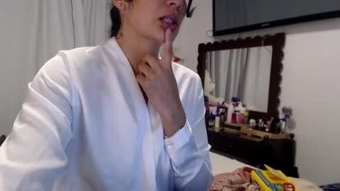 Snapshot of sweetsmile28 chatting on March 2026 12:39:01 AM Dianis online show from March 2026 12:39:01 AM