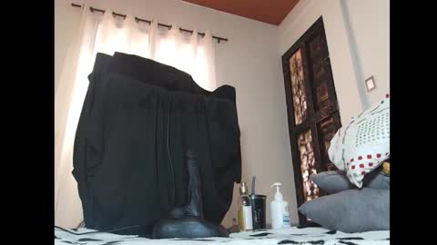 dulce online show from November 2025 04:06:02 PM