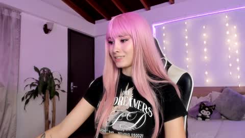 Cat independent model  online show from December 2024 05:52:02 AM