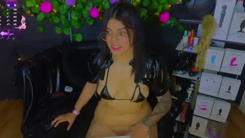 Snapshot of sweett_mollyy chatting on May 2026 11:34:01 PM Molly - INDEPENDENT MODEL online show from May 2026 11:34:01 PM