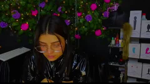 Snapshot of sweett_mollyy chatting on May 2026 08:07:02 AM Molly - INDEPENDENT MODEL online show from May 2026 08:07:02 AM