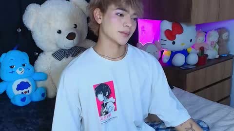 Neffer online show from November 2025 05:01:02 AM