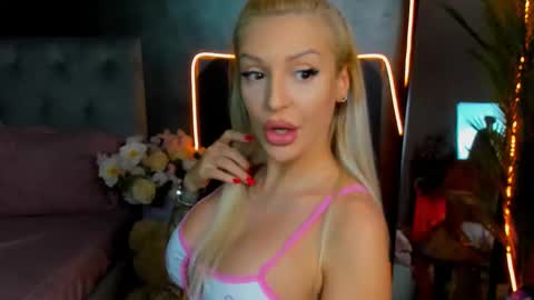 Jessica online show from September 2025 05:05:02 PM