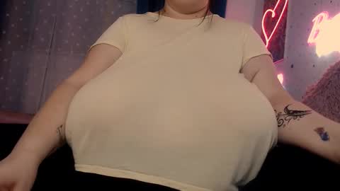 Snapshot of sweettm chatting on March 2025 08:22:01 PM Maya online show from March 2025 08:22:01 PM