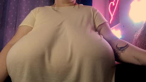 Snapshot of sweettm chatting on March 2025 11:27:01 PM Maya online show from March 2025 11:27:01 PM