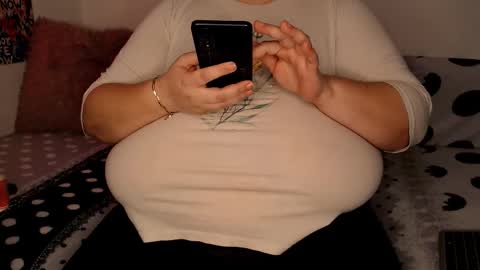 Snapshot of sweettm chatting on November 2025 01:10:01 PM Maya online show from November 2025 01:10:01 PM