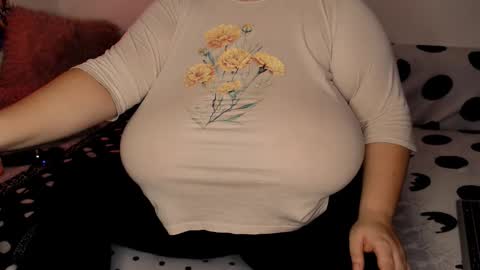 Snapshot of sweettm chatting on November 2025 06:13:01 AM Maya online show from November 2025 06:13:01 AM