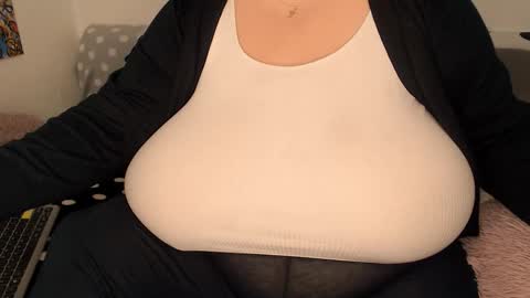 Snapshot of sweettm chatting on November 2025 01:25:02 PM Maya online show from November 2025 01:25:02 PM