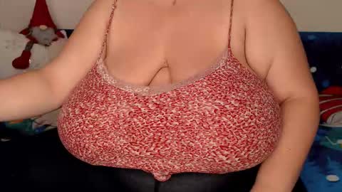 Snapshot of sweettm chatting on December 2025 01:15:01 PM Maya online show from December 2025 01:15:01 PM