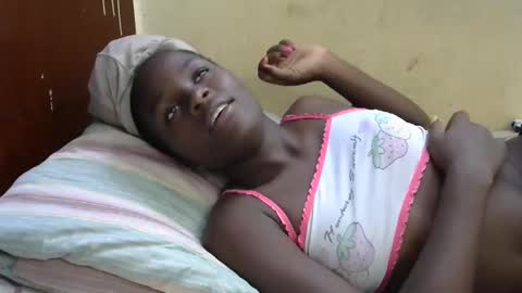 Snapshot of sweetvallerie chatting on February 2025 12:03:02 PM sweetvallerie online show from February 2025 12:03:02 PM