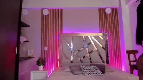 sweetviolet___ online show from September 2025 12:29:02 PM