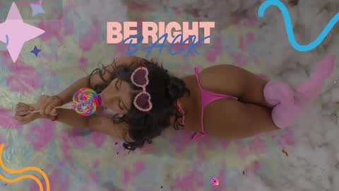 sweetviolet___ online show from April 2026 12:03:01 PM