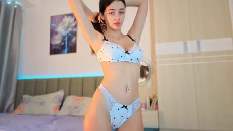 Snapshot of sweety_vikky chatting on June 2026 12:49:01 AM Vikky online show from June 2026 12:49:01 AM